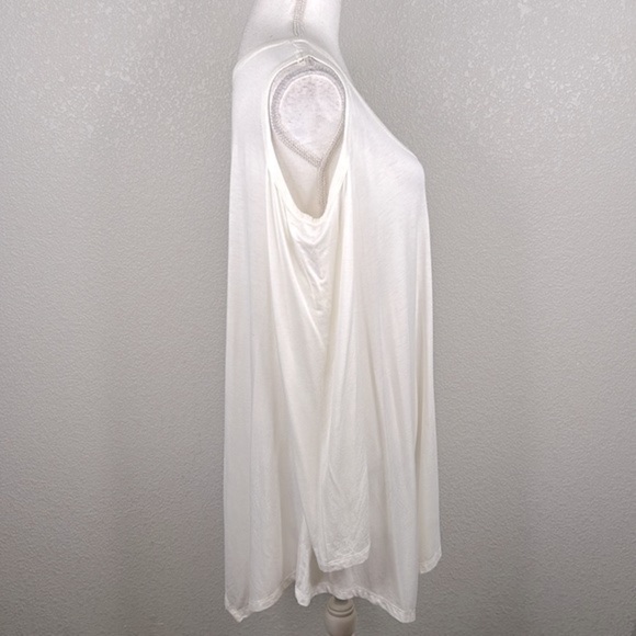 Soprano White Cold Shoulder Long Sleeve Flowy Top Size 2X New with tags! - Picture 4 of 8